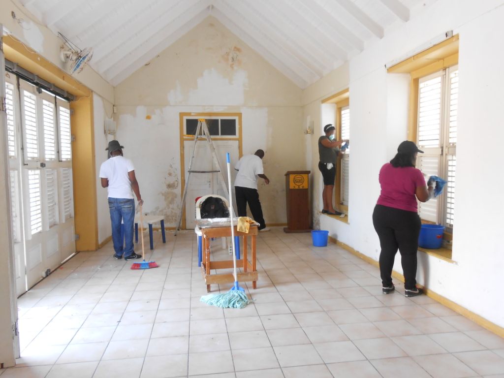Renaissance Curaçao Resort  a  adoptá Sentro di Bario Otrobanda