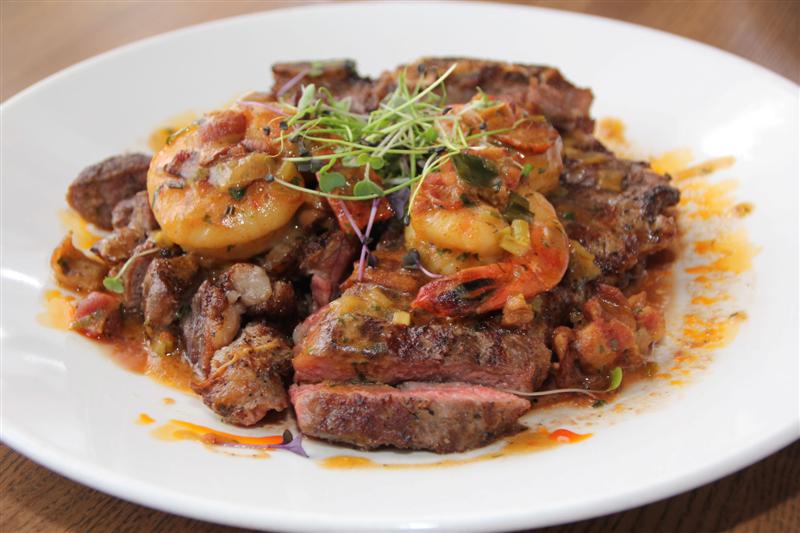 Celebrity Chef Joshua Moore su Bones & Brews Menu un exito rotundo na L.G Smith’s Steak & Chop House