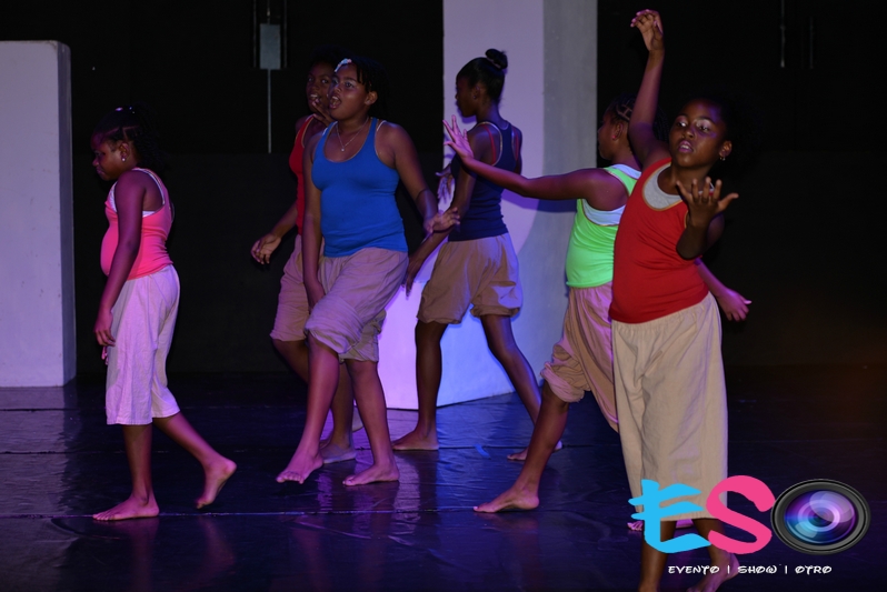 The Revolution of the Kids of Curacao “ Un presentashon di baile uniko, kaminda antes i awor ta bini huntu”