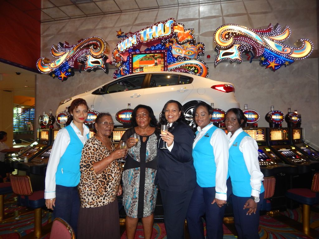 Pabien na Sra. Sonia Zimmerman “Carnaval Casino ta hasi entrega di outo #88”