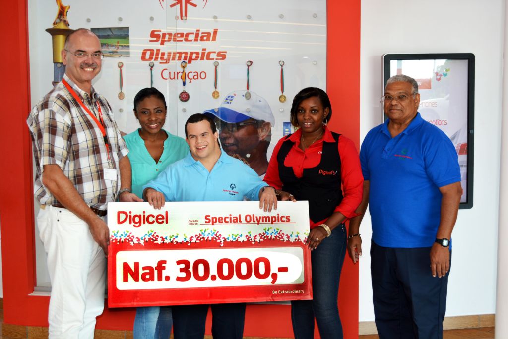 Digicel Kòrsou ta realisá donashon  di 30,000 florin na Special Olympics