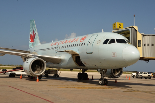 Air Canada ku buelo inougural for di Montreal, Canada pa Kòrsou