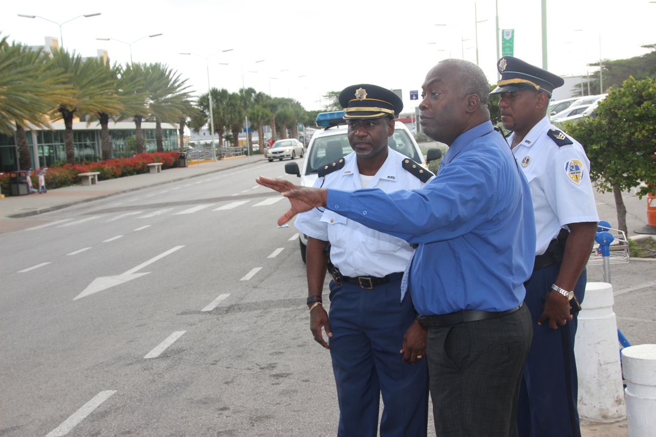 Polis i CAP ta kontrolá transporte klandestino na aeropuerto