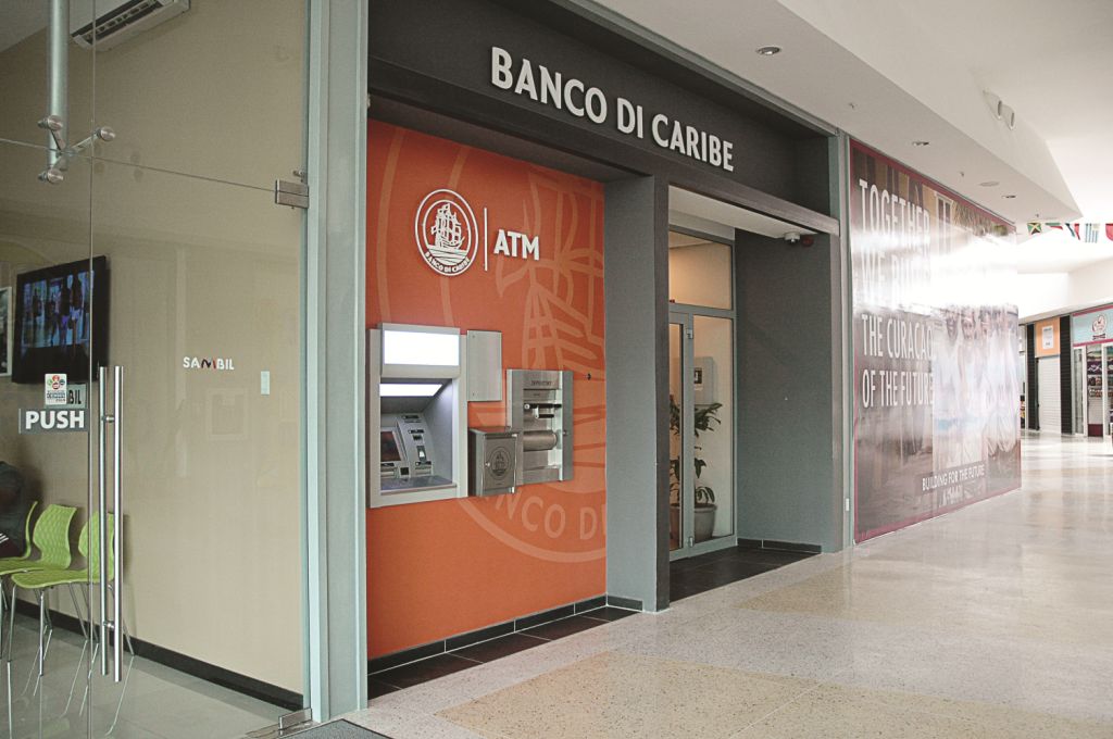 Banco di Caribe su branch na Sambil habrí tur djasabra