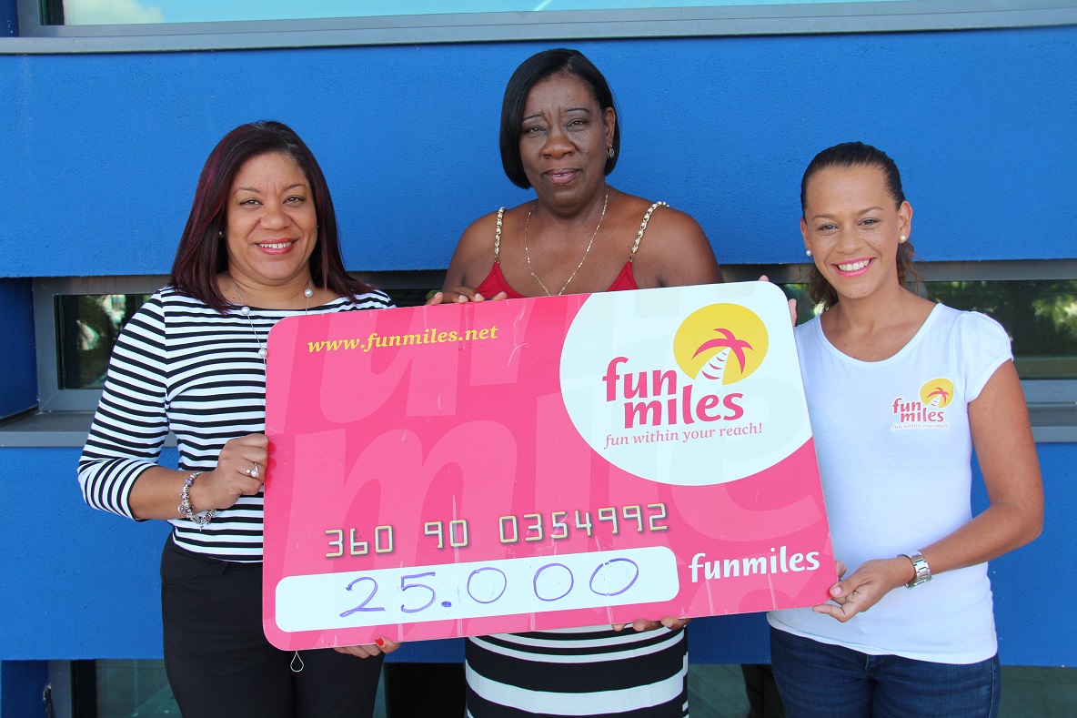 MCB ta entregá chèk di 25,000 Fun Miles na  ganadó di kampaña Back to School!