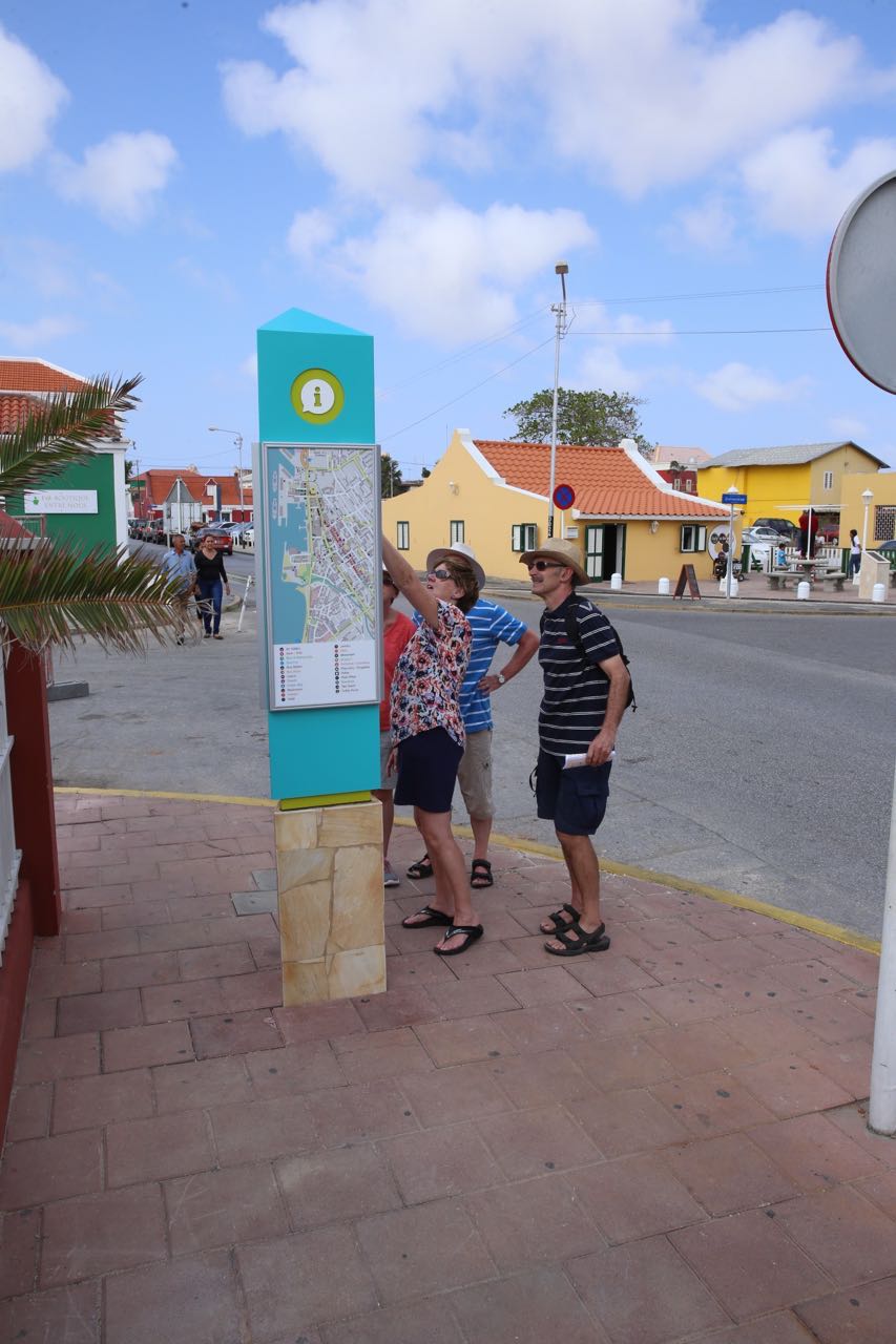 Prome borchinan di direccion instala den Oranjestad pa sigui eleva Producto Aruba