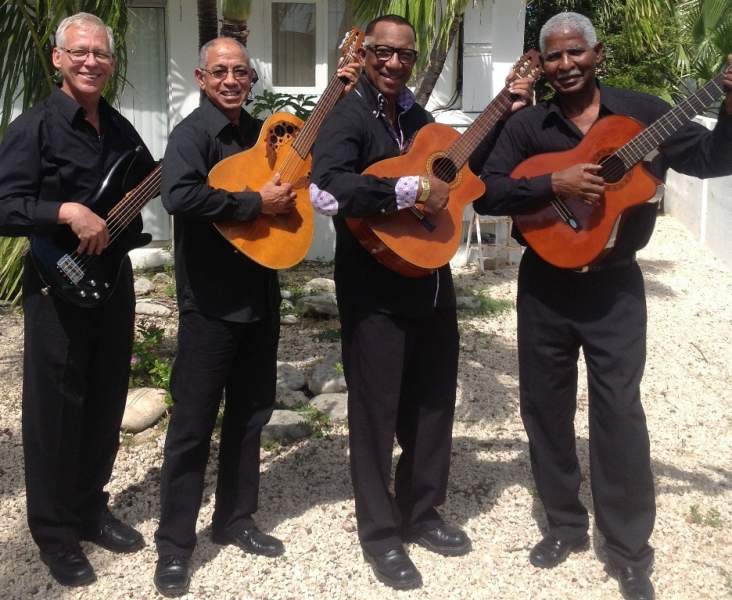 Trio Los Condes di Puerto Rico  –   Trio Huasteca di Aruba  I Norman Moron i su Trio na Kòrsou dia 08 di Mei, Dia di Mama ku Brunch-Show mèrdia i Show anochi na WTC