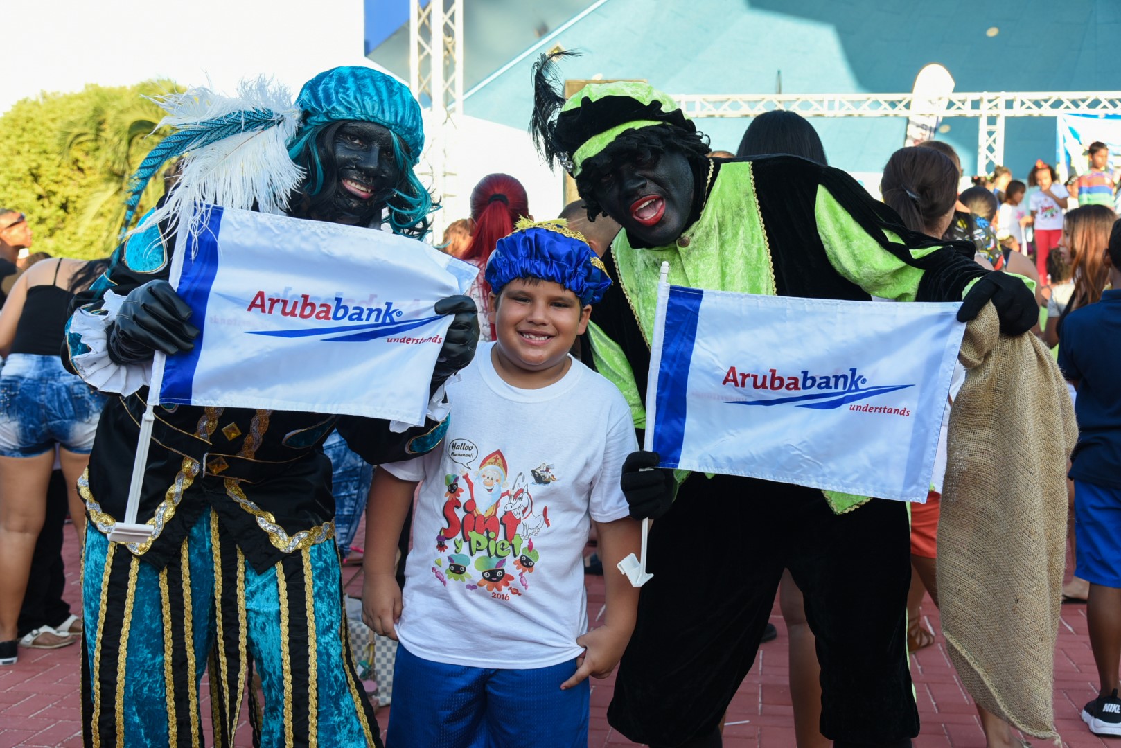 Aruba Bank ta yama Sinterklaas y su Pietnan bonbini!
