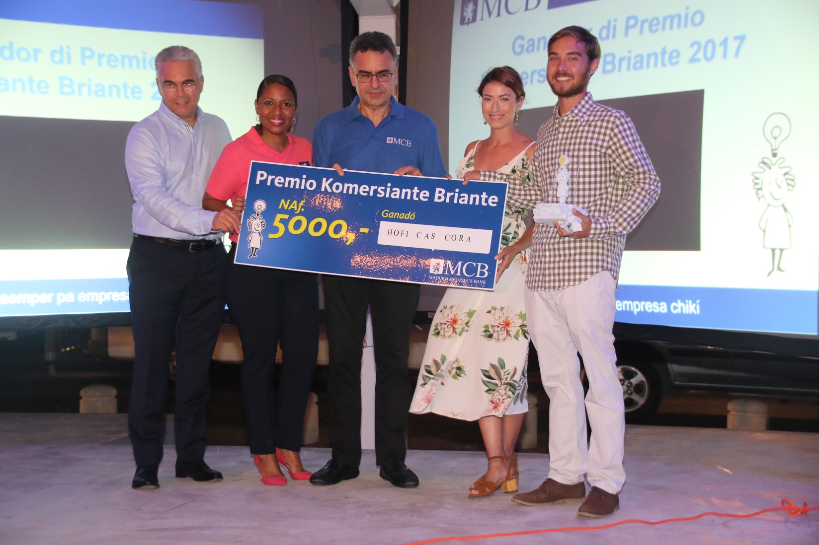 Hofi Cas Cora ganadó di Premio Komersiante Briante 2017 di Maduro & Curiel’s Bank.