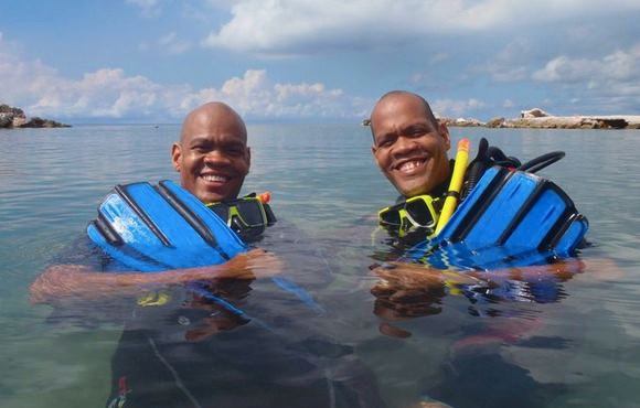 Vrienden organiseren fundraising voor Twin Divers