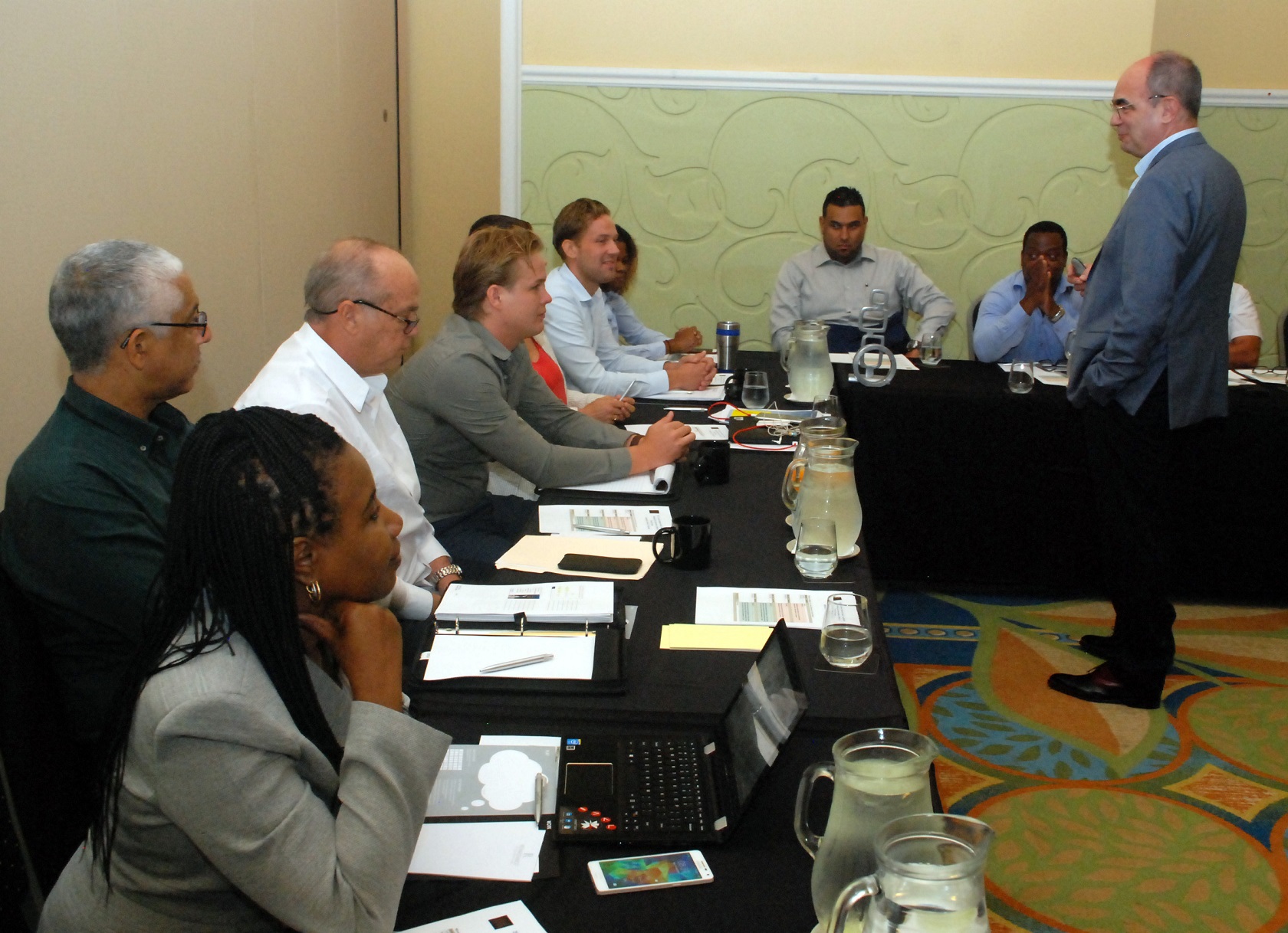 Kámara di Komèrsio ta tene su di dos konferensia ‘Curaçao Global Business Point’