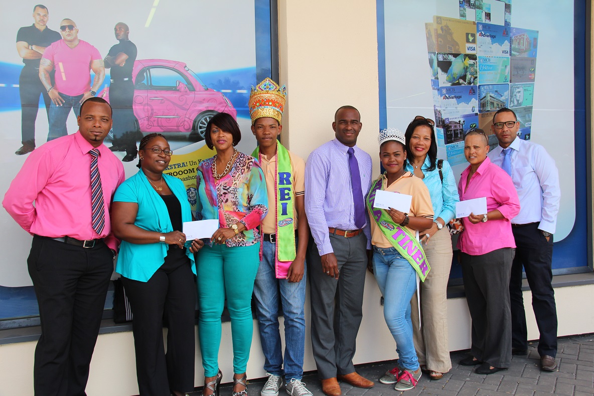SOFTBALL TEAM MCB A HASI ENTREGA DI CHEK