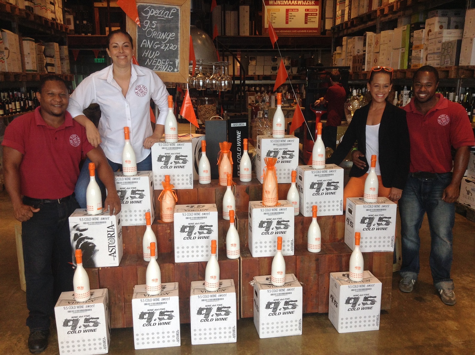 Futbòl riba pantaya i Fun den bo glas ‘MUNDIAL’ DI FUN MILES NA THE WINE FACTORY