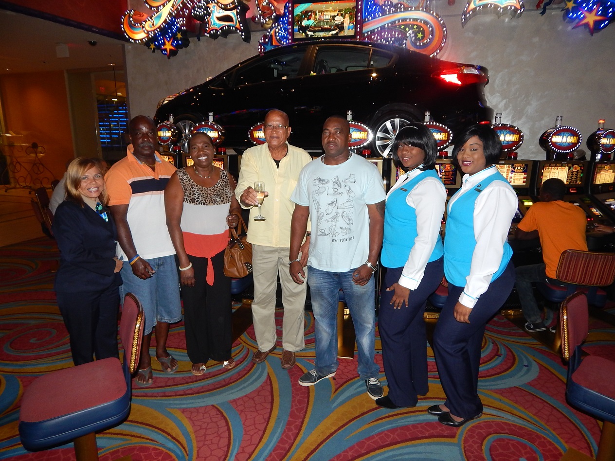 Malva Isabella felis ganadó  di outo #83 di Carnaval Casino