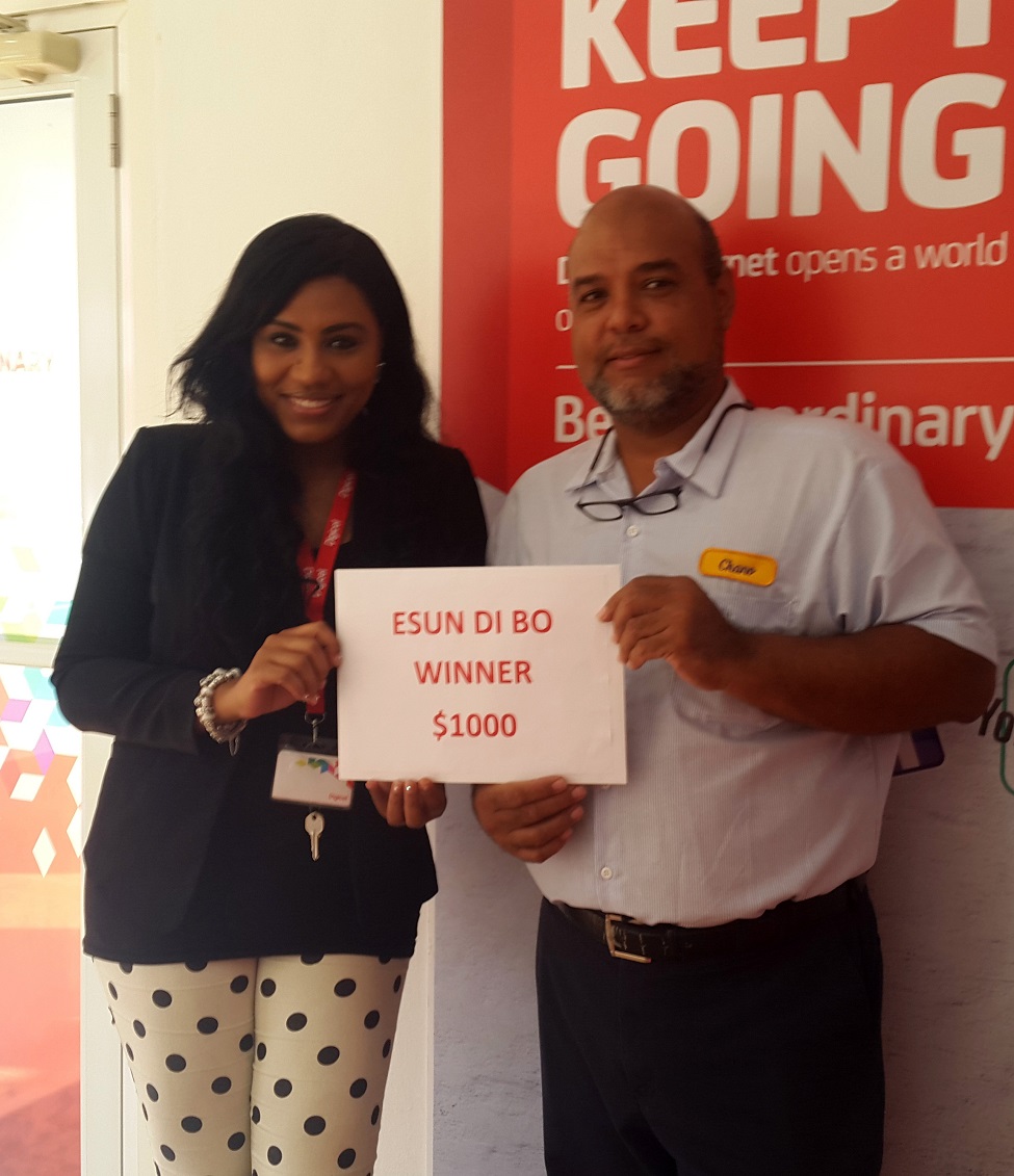 Marciano Silberie ta bai kas ku $1,000  kèsh den kampaña Digicel“Esun…Dibo”