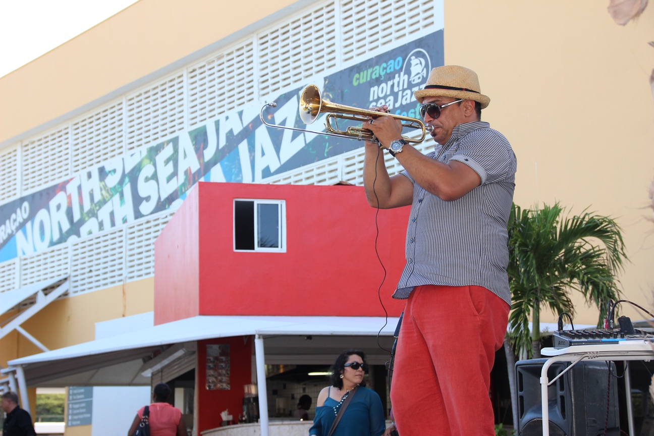 Aeropuerto ta yama biaheronan ‘Bon Bini’ ku Jazz