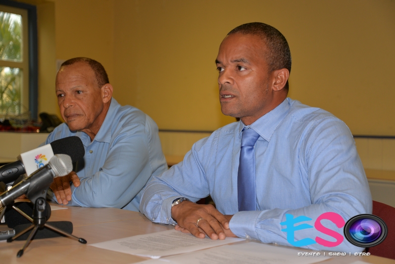 AGKK: Karnaval 2015 i Reakshon riba Minister I. Dick