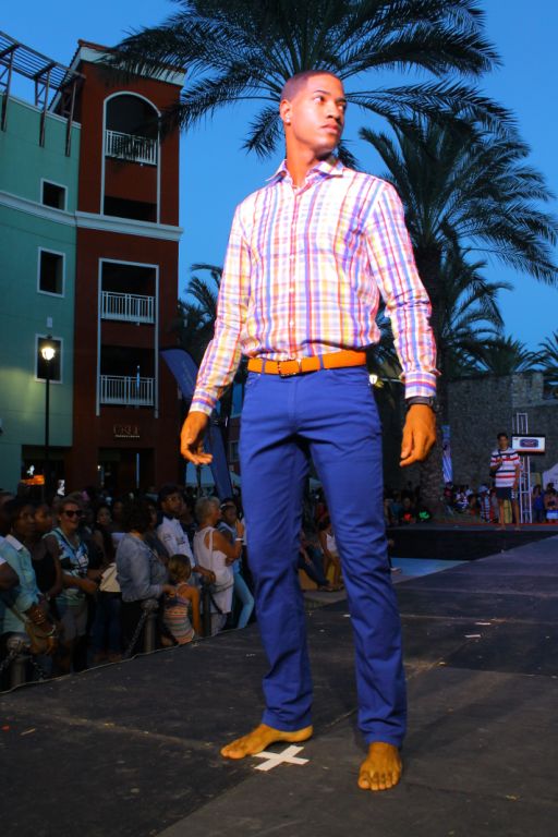 Awe apertura di ‘Island Extravaganza’ Shopping Night te ku 9’or di anochi..