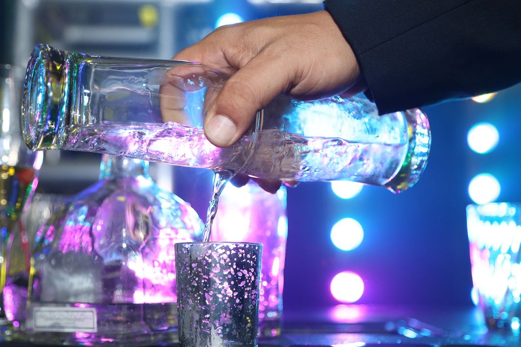 Renaissance Convention Center su ‘New Year’s Eve Rlife LIVE Party’ lo ta e fiesta ideal pa habri 2015 den style!