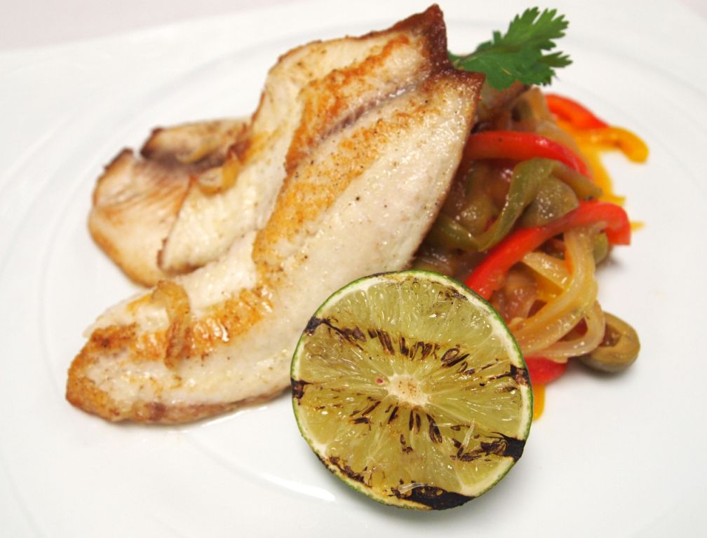 Dia di Betico ta wordo celebra cu un delicioso buffet crioyo  na Aquarius Restaurant den Renaissance Mall