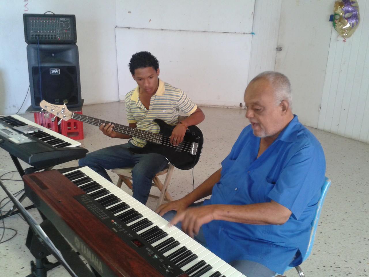 Entiero di Maestro Errol elToro Colina
