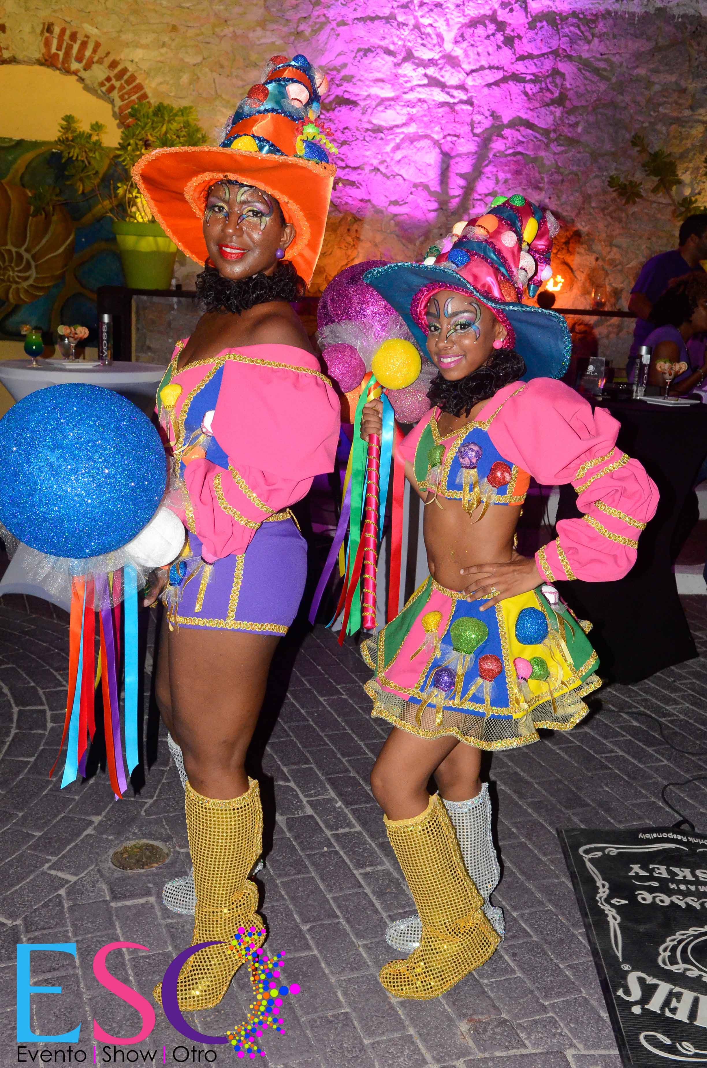Grupo di karnaval On Point a presenta trahe pa Karnaval 2016