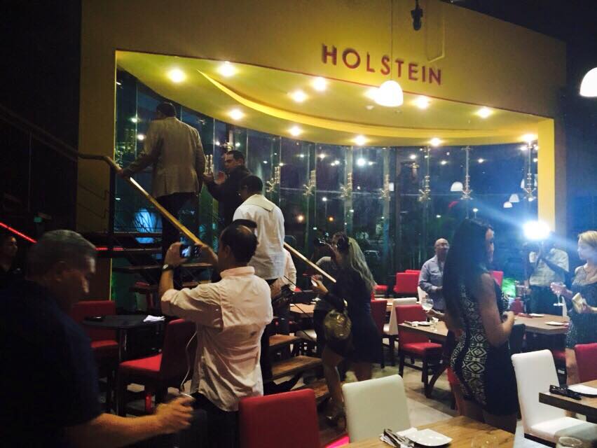 Holstein Churrascaria Disco a habri su portanan den Sambil