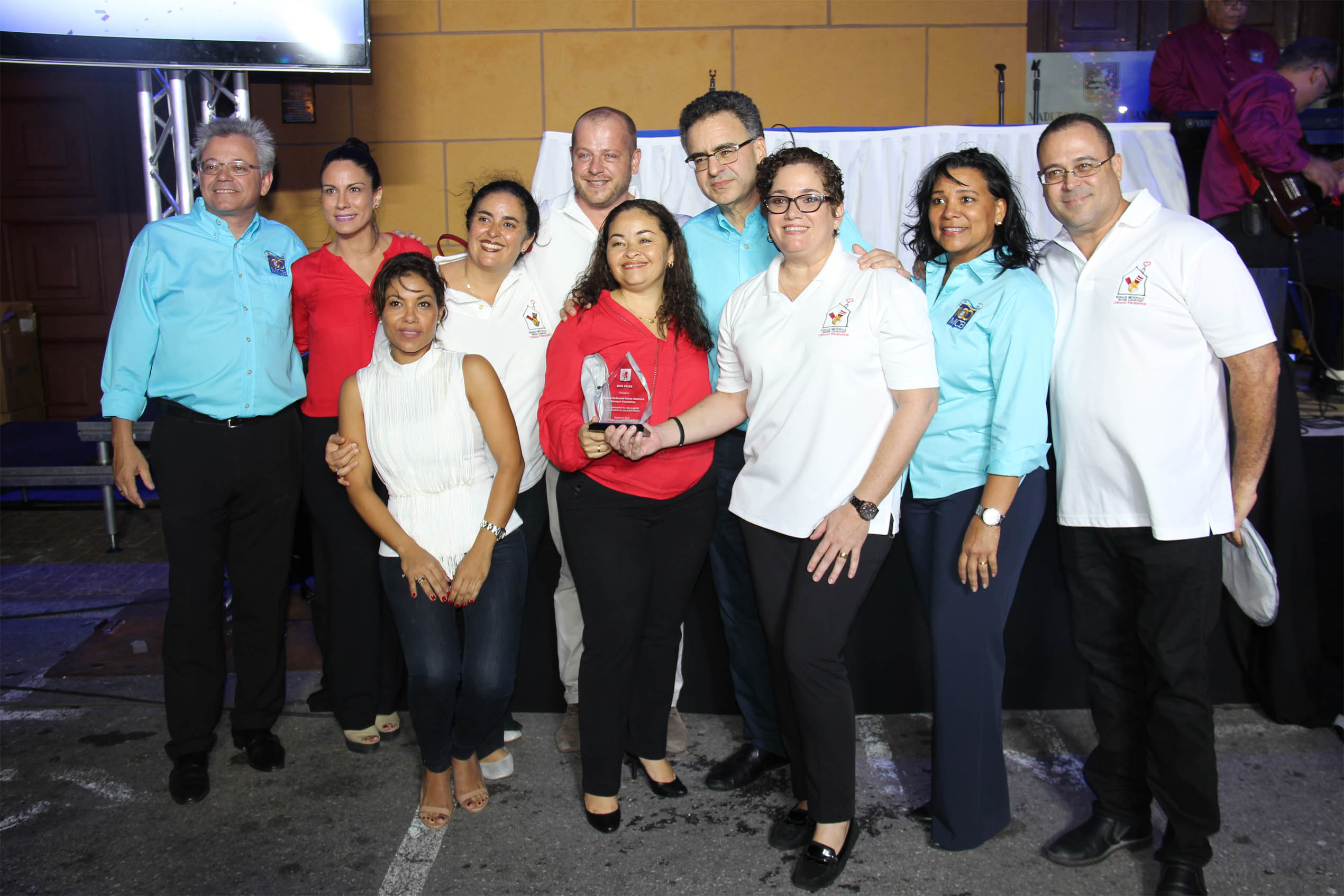 MCB PRIZE 2015 pa Ronald McDonald House Charities Curaçao Foundation