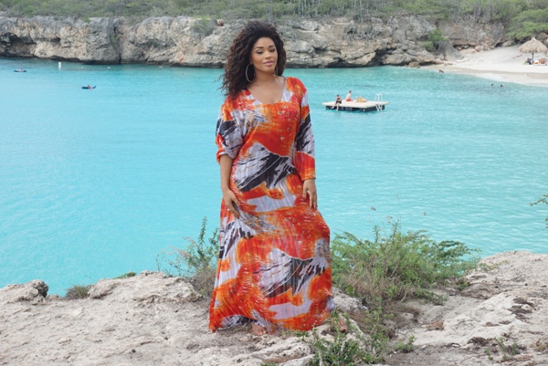 Juliana Alves; e kara di Kòrsou na Brazil