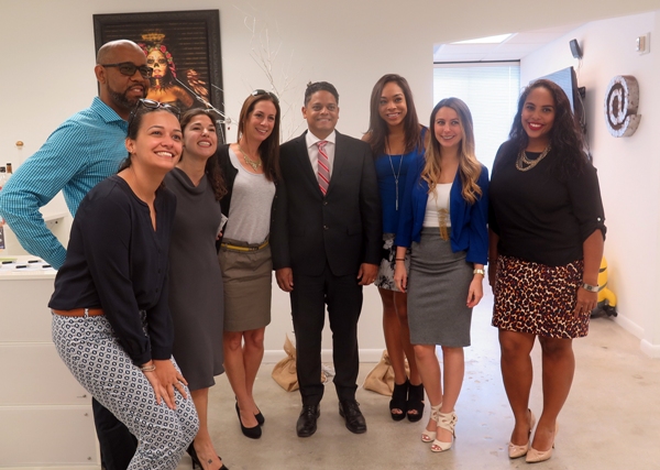 Minister Rhuggenaath a topa ku prensa na Miami