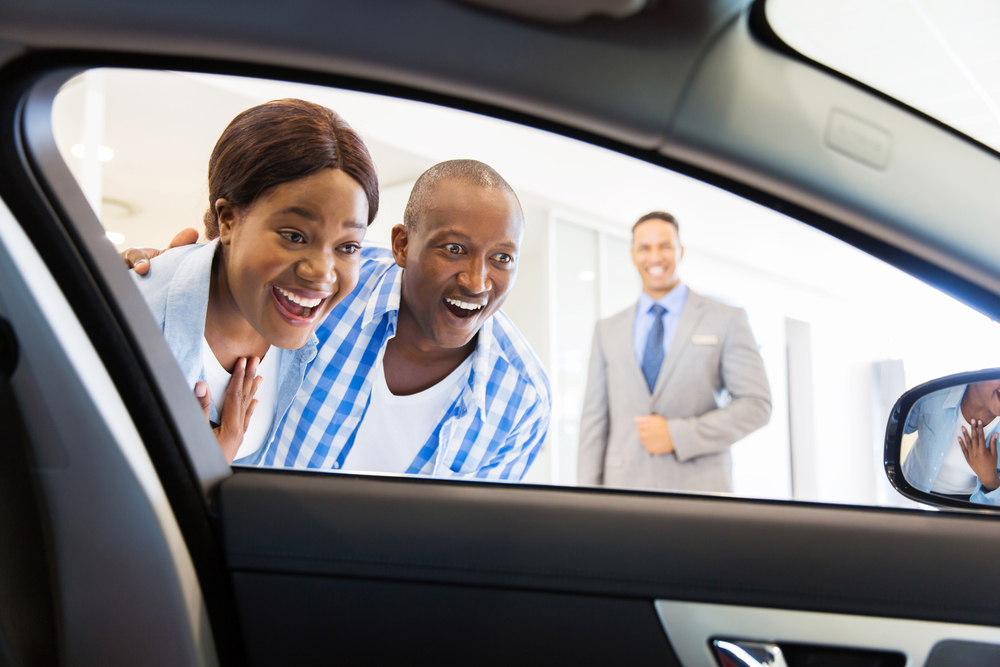 Mañan 28 di mei outoshow ‘Mega Red Tag Sale’ di Banco di Caribe i Star Motors