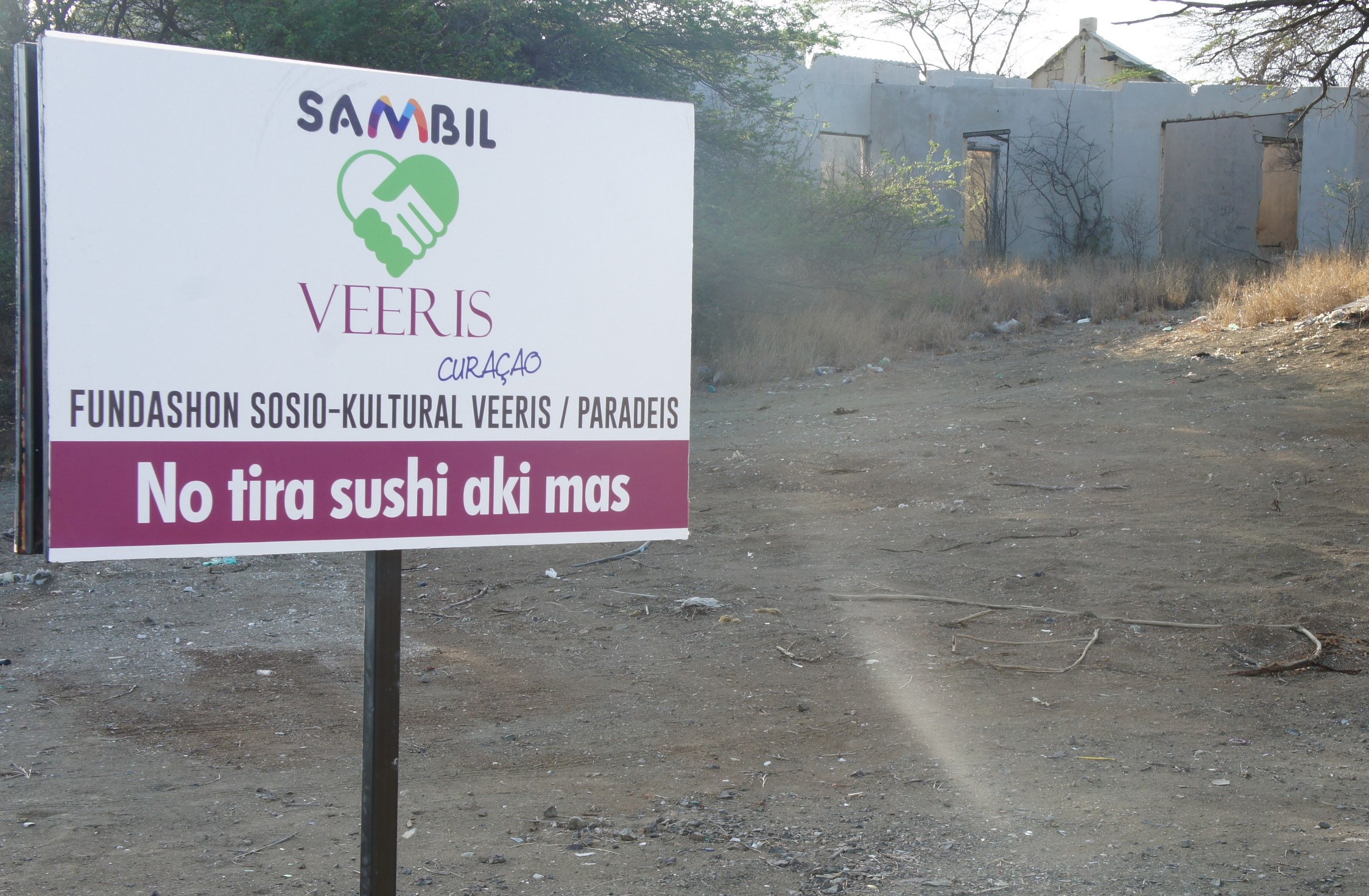 Sambil ta tuma limpiesa di Veeris na serio
