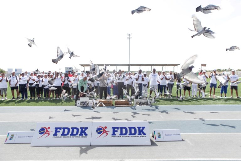 Fakansi ku Deporte 2016-0111 (Medium)