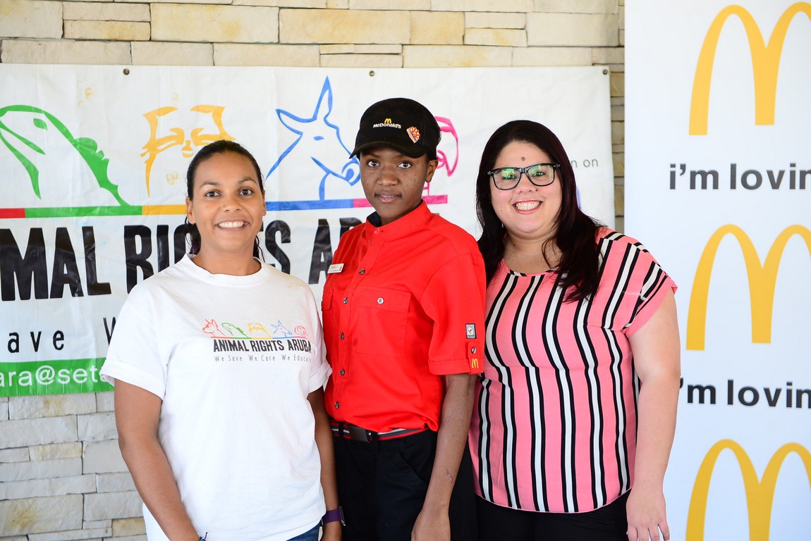 McDonald’s ta partner cu Animal Rights Aruba pa promocion di Happy Meal cu “The Secret Life of Pets”