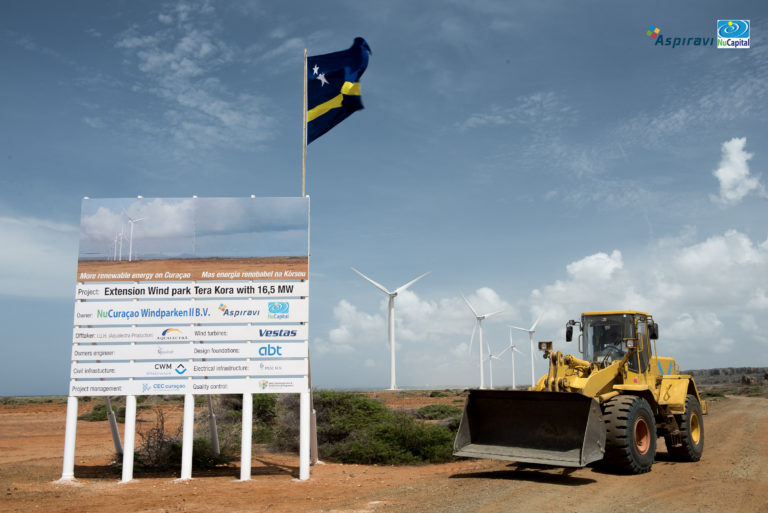 Pic CIBC FirstCarribean NuCuracao Windmill Farm 2