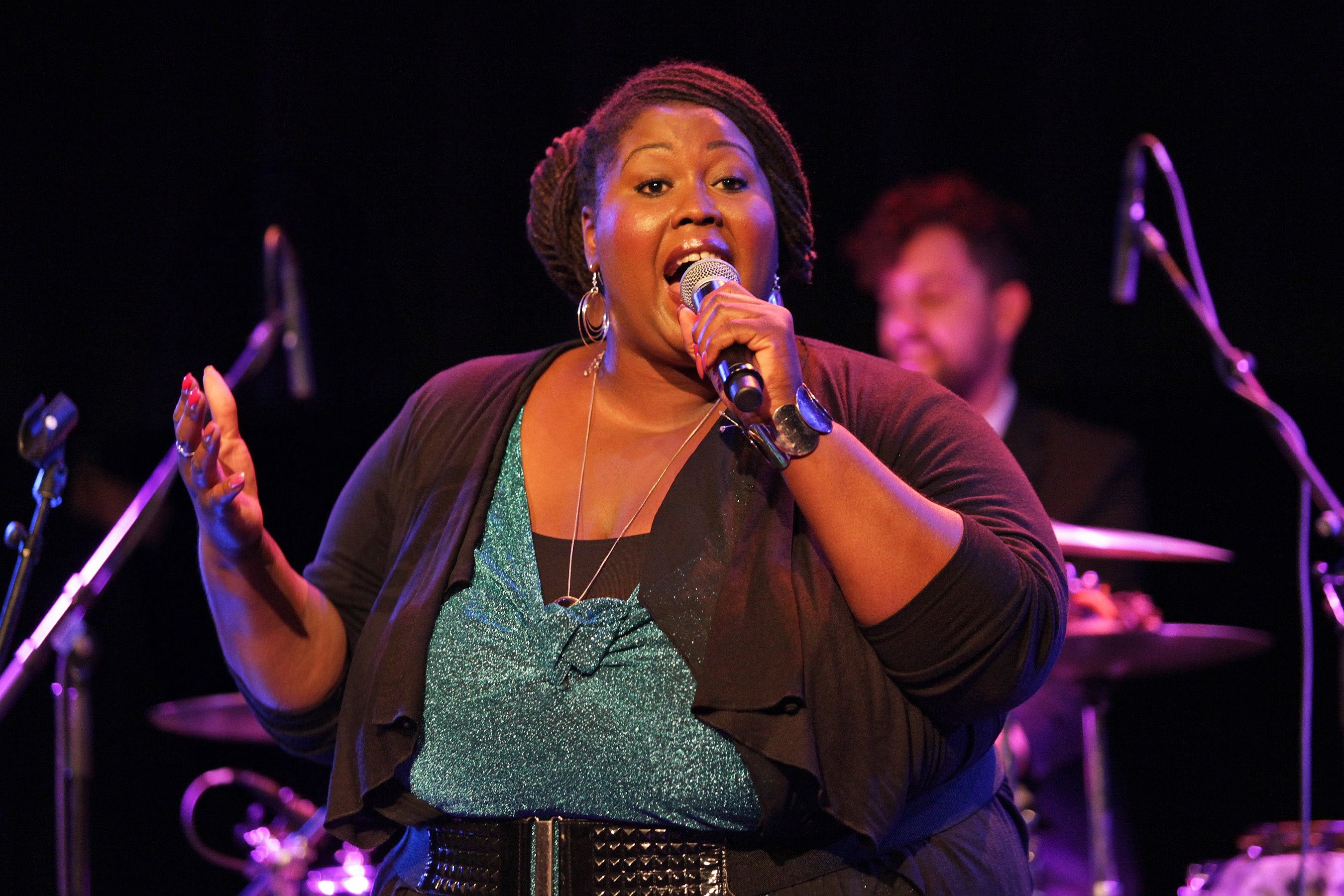 Shirma Rouse ta bèk pa un solo anochi den Carnaval Casino