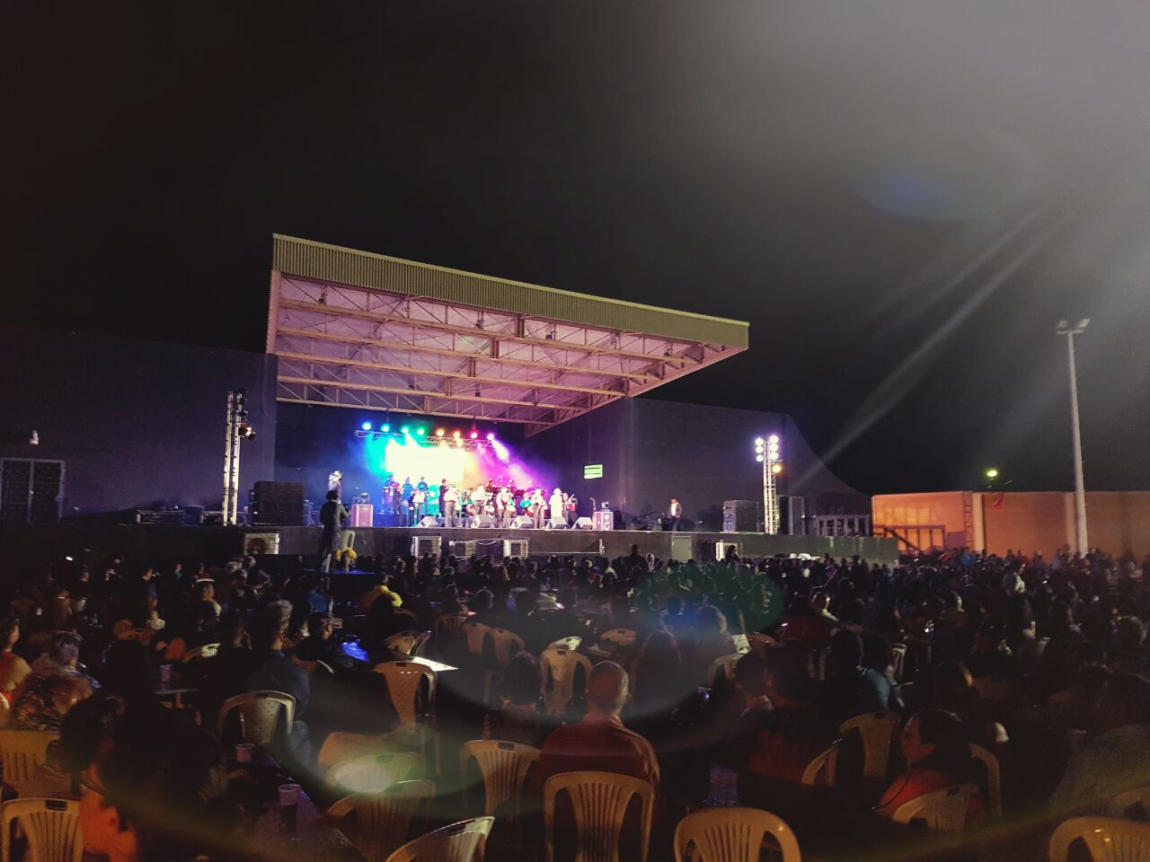 “E re-encuentro Divas in Concert” di Chicas Gaiteras a trece hopi recuerdo