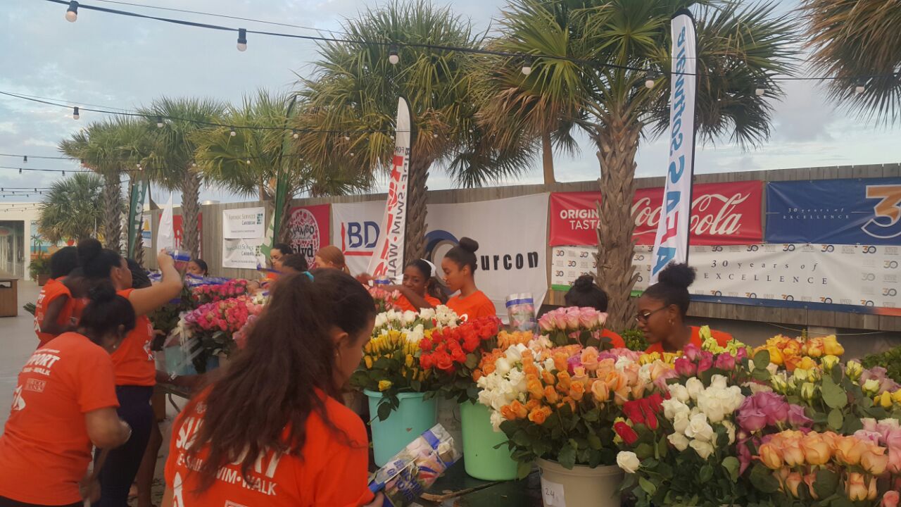 E di 13 edishon di Ride, Swim &  Walk for the Roses tambe a kana zetá