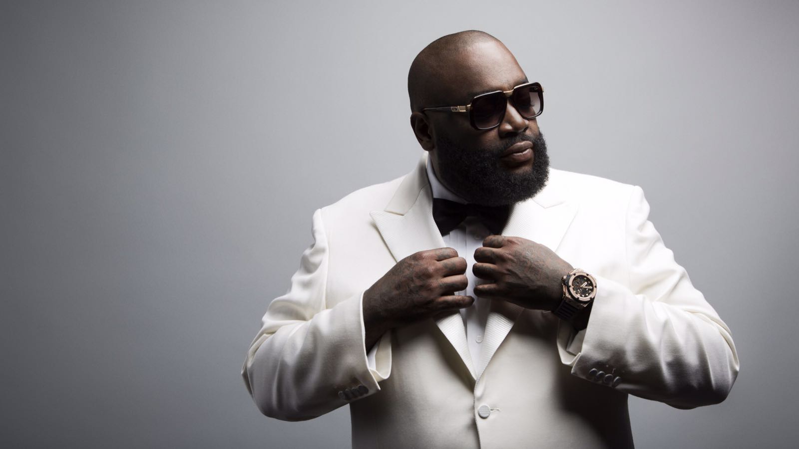 ESAKI TA E SIMAN DI ‘FLIP FLOP FESTIVAL’ Y RICK ROSS TA CLA PA TEMBLA BUSHIRI BEACH ARENA