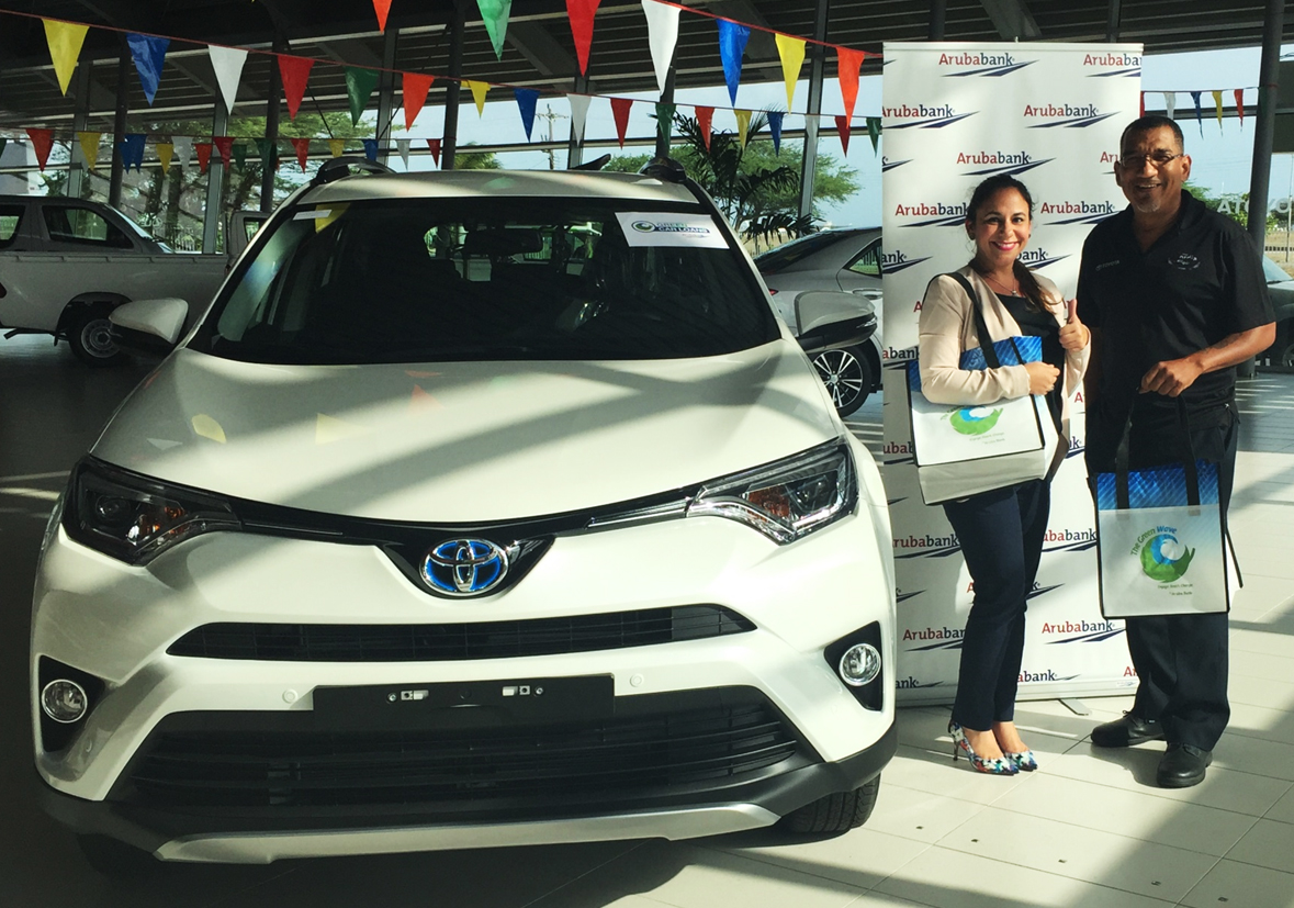 Aruba Bank ta celebra “Earth Day” hunto cu Garage Cordia