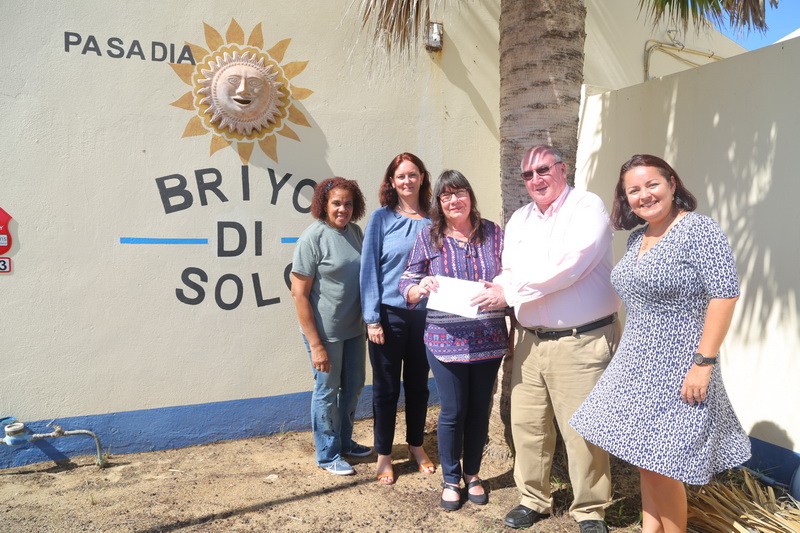 AHATA a haci donacion na Pasadia Briyo di Solo