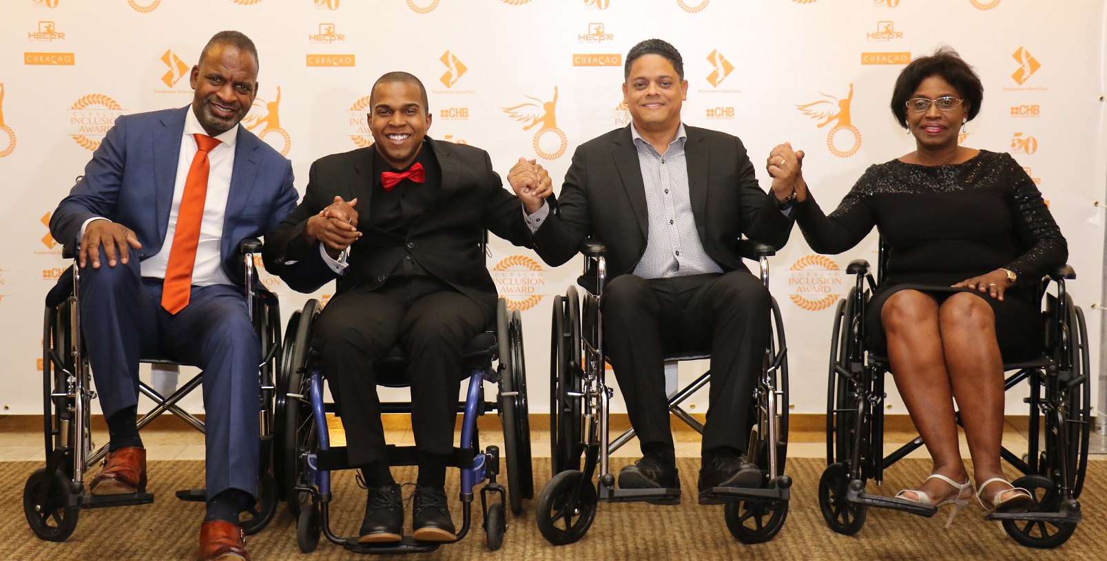 Promé Curacao Inclusion Award pa Avila Beach Hotel, Nautilus Restaurant en IBIS Management