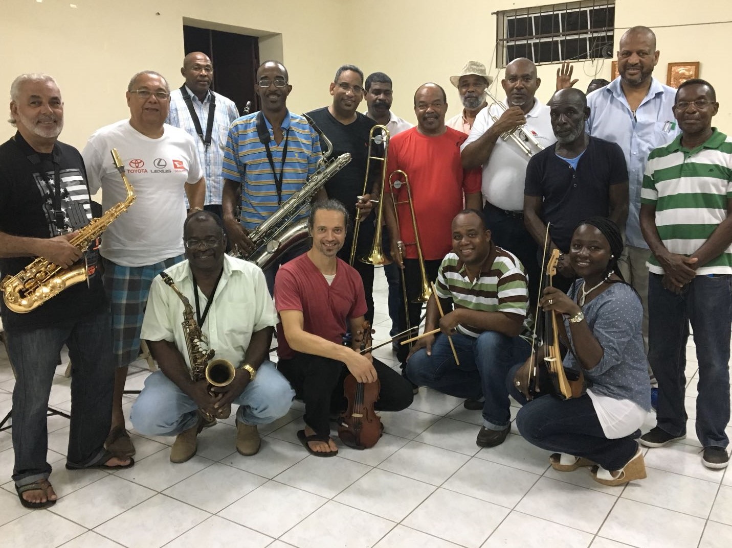 SIERE SELEBRASHON 30 AÑA “PRIMINTIMI” DEN PARKE HIMNO I BANDERA KU BIG BAND KARIMBO
