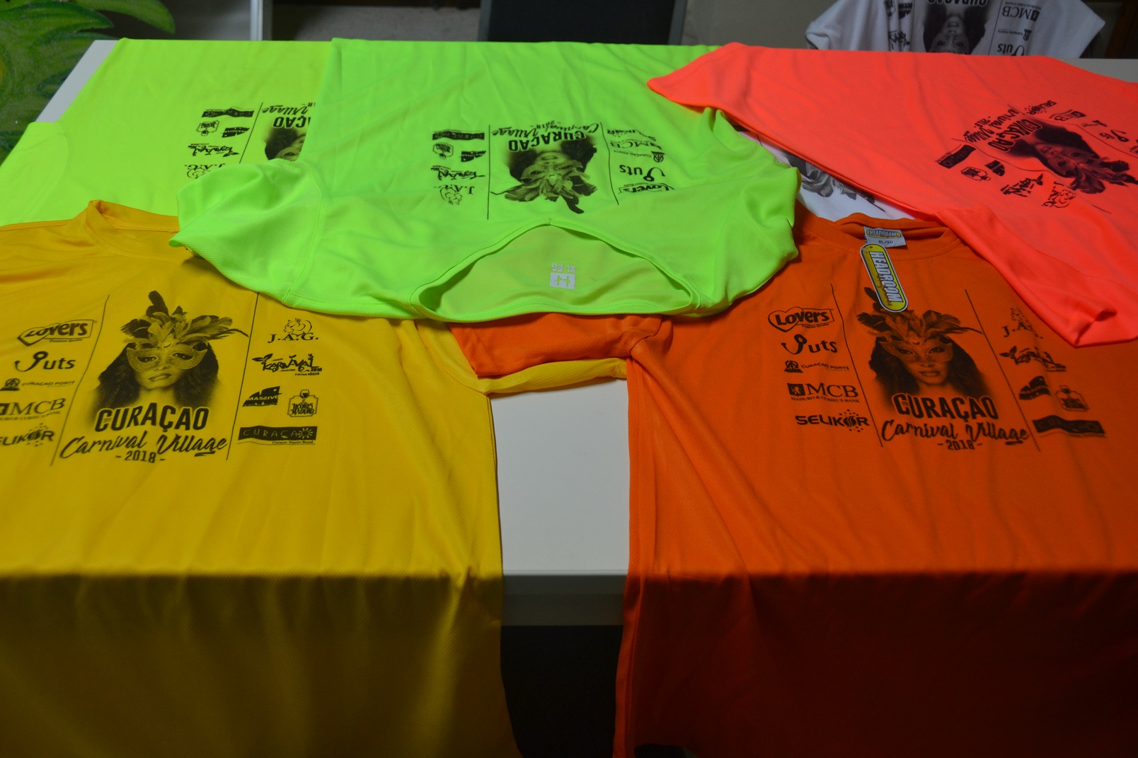 Entrega di T-shirt pa Apertura Karnaval 2018
