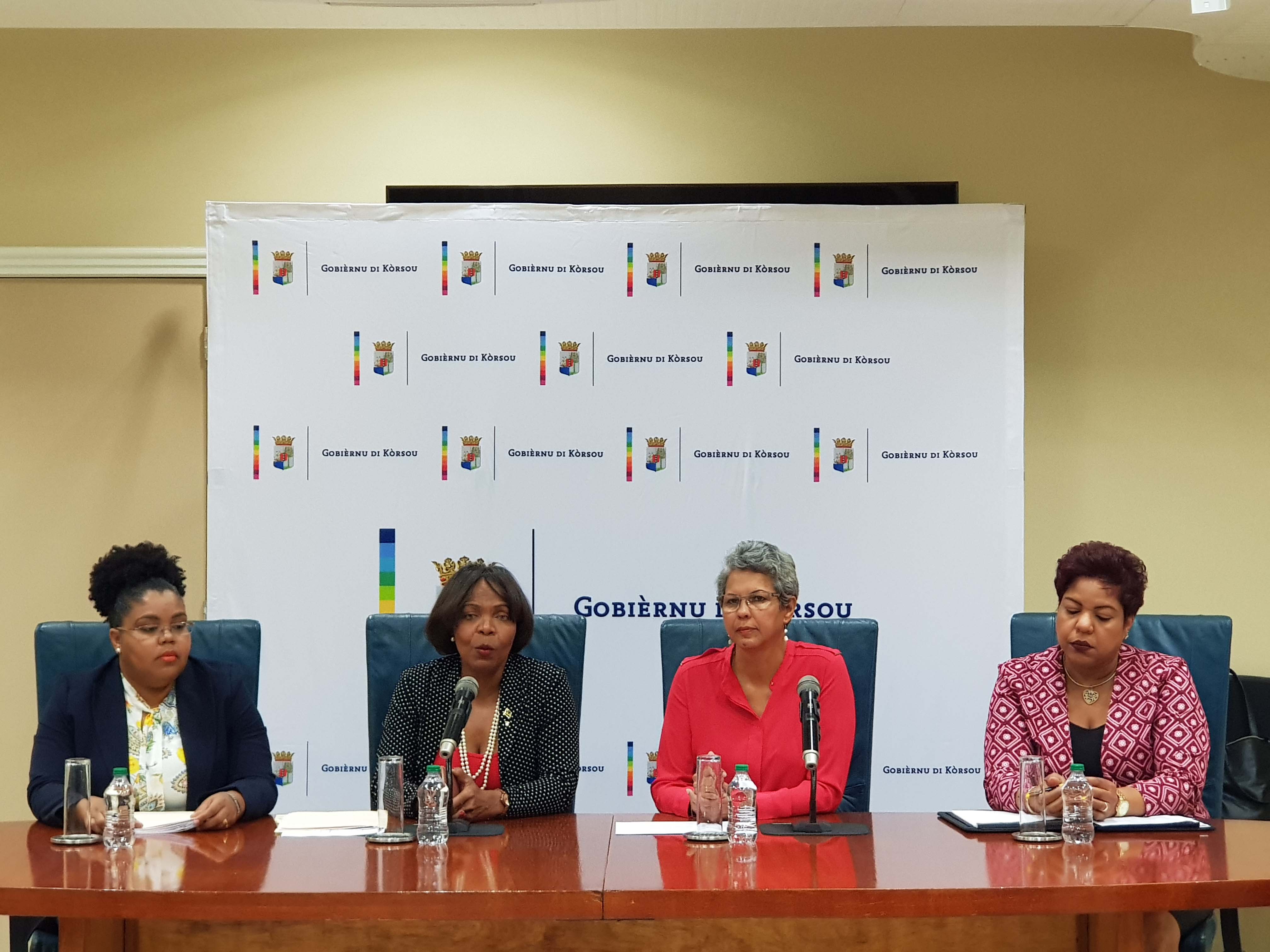 Minister di Enseñansa, Siensia, Kultura i Deporte sra. Marilyn Alcalá-Wallé: