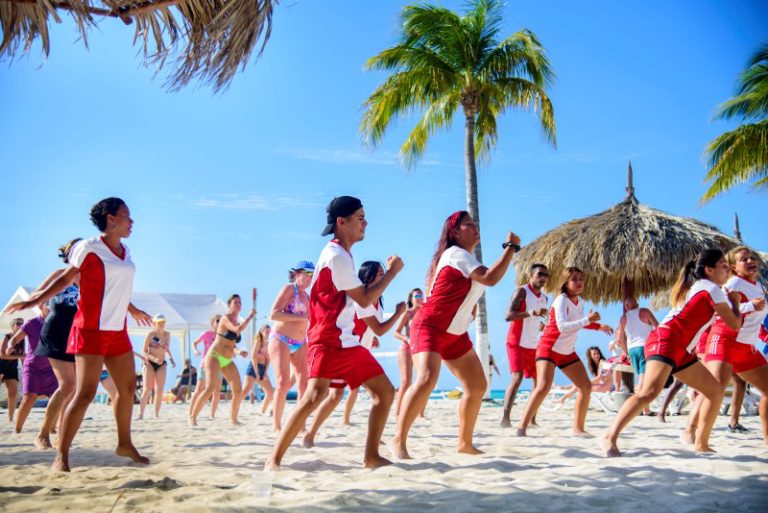 riu-zumba&volleyball_8 (Custom)