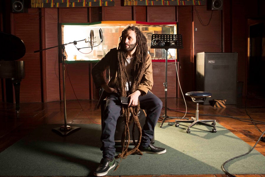 ARTISTANAN KAROL G DI COLOMBIA (REGGEATON) Y ALBOROSIE DI JAMAICA (REGGAE) TA CLA PA DIALUNA AWOR DIA 30