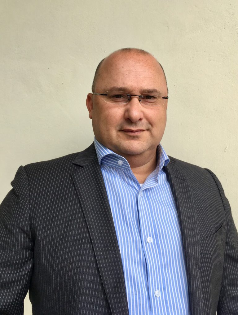Pic Country Manager CIBC FirstCaribbean mr. Pieterz