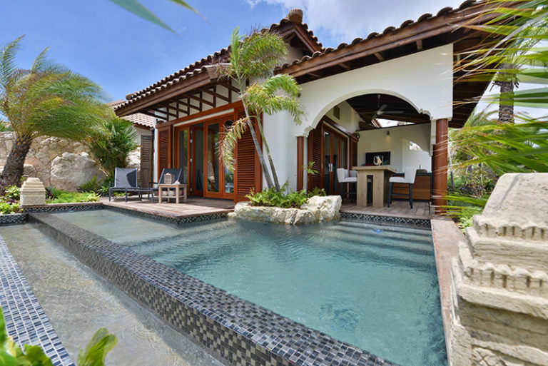 suites-pool2