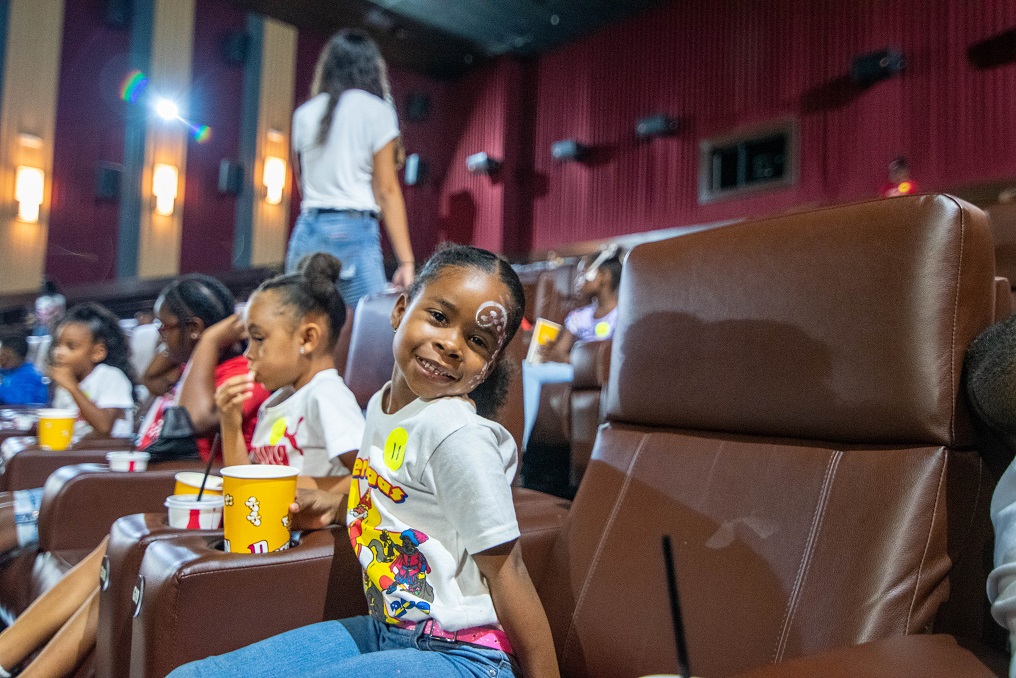 Sambil i Cinemark ku éksitoso fiesta di Sanikolas